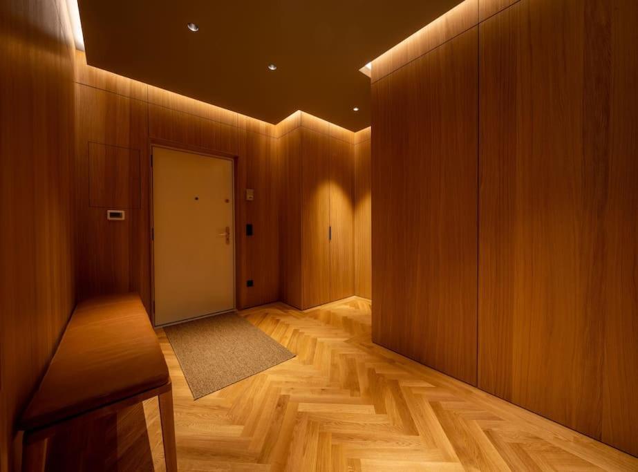 Apartment Core-grand Duke's Palace Area *